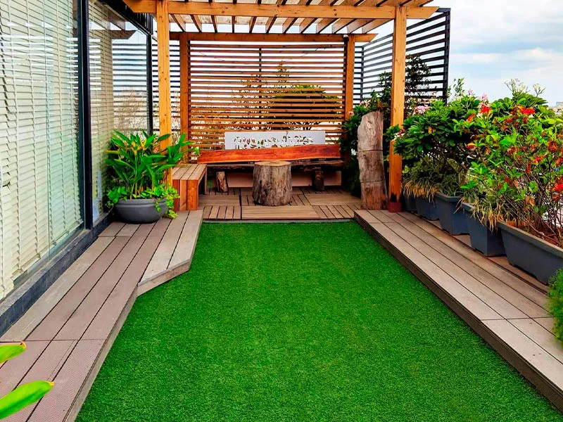 Grama Sintética Pet Friendly: Benefícios e Cuidados Essenciais