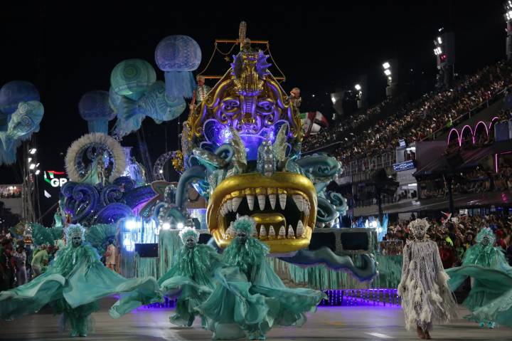 Onde comprar fantasias para desfilar no Carnaval do Rio (outras escolas)