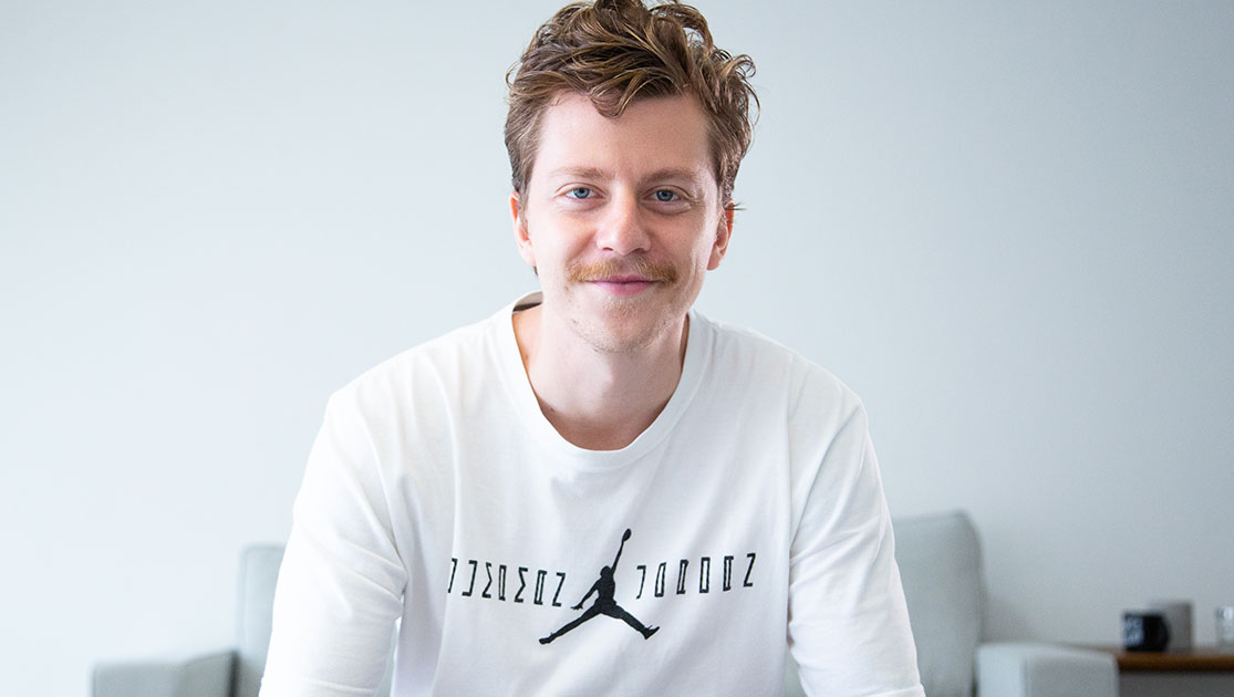 Guia Completo: Como Adotar o Estilo de Cabelo de Gustavo Bertoni