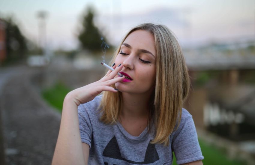 5 ideias de títulos:
1. Hipnose para Parar de Fumar: Como Funciona e Quais os Benefícios?
2. Guia Completo: Técnicas de Hipnose para Vencer o Tabagismo
3. A Ciência por Trás da Hipnose no Combate ao Vício em Cigarro
4. Auto-Hipnose: A Ferramenta Poderosa para Deixar de Fumar
5. Hipnose e TCC: A Combinação Perfeita para Parar de Fumar