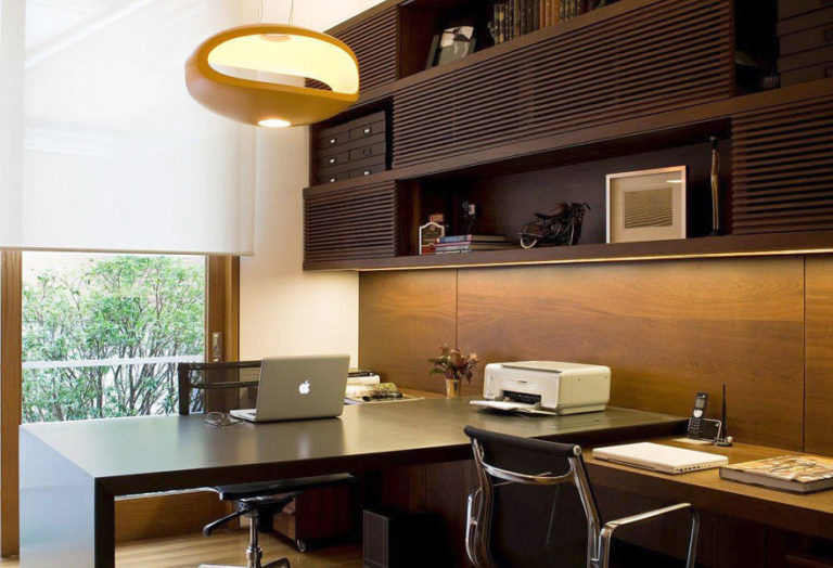 Como escolher a profundidade ideal da bancada para seu home office planejado