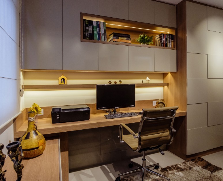 Home office integrado: dicas para otimizar espaços pequenos