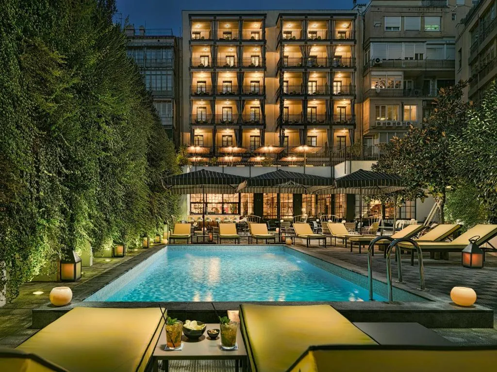1. Hotéis Boutique em Barcelona: Guia Completo para sua Estadia
2. Descubra o Charme do Mercer Hotel Barcelona: Luxo e História
3. Sir Victor Hotel: Design e Sofisticação no Coração de Barcelona
4. Hotéis em Barcelona por Preço: O Que Esperar em 2026
5. Experiências Únicas: Hotéis com Spa e Gastronomia em Barcelona