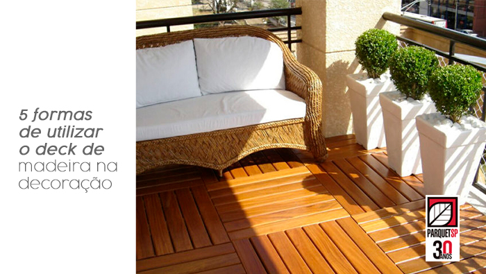 Deck de madeira com diferentes formatos (curvo, retangular)
