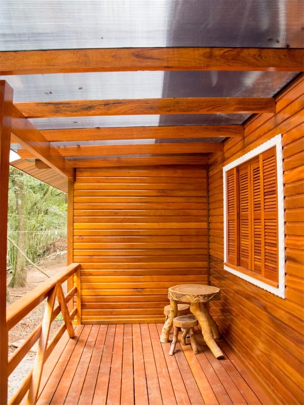 Deck de madeira para cascata
