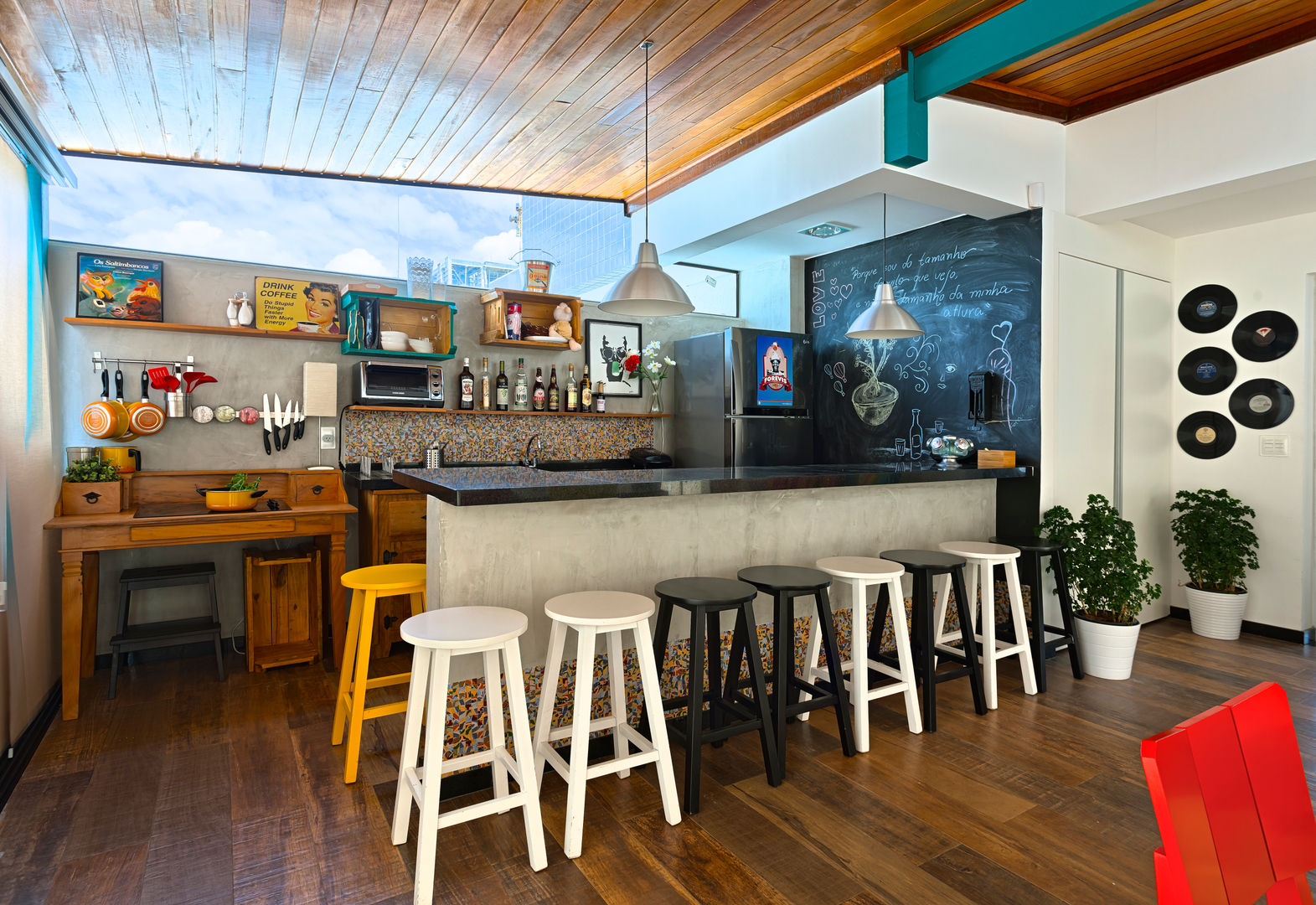 decoração de cozinha pequena vs grande