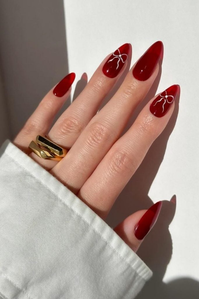 Red Nail Theory: O Poder das Unhas Vermelhas na Atração e Confiança
