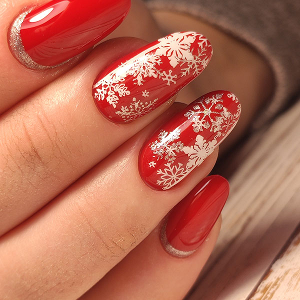 Red Nail Theory: O Poder das Unhas Vermelhas na Atração e Confiança