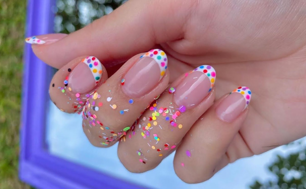 ideias de unhas decoradas para o carnaval