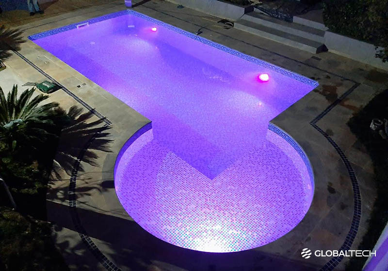 iluminação de piscina