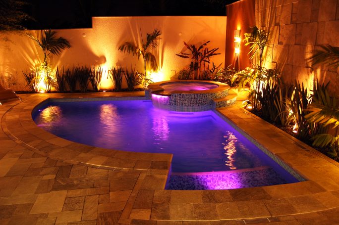 Instalação de Iluminação LED em Piscinas: Dicas Essenciais para Evitar Erros