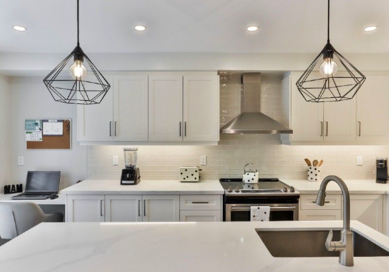 ideias de pendentes para ilha de cozinha pequena