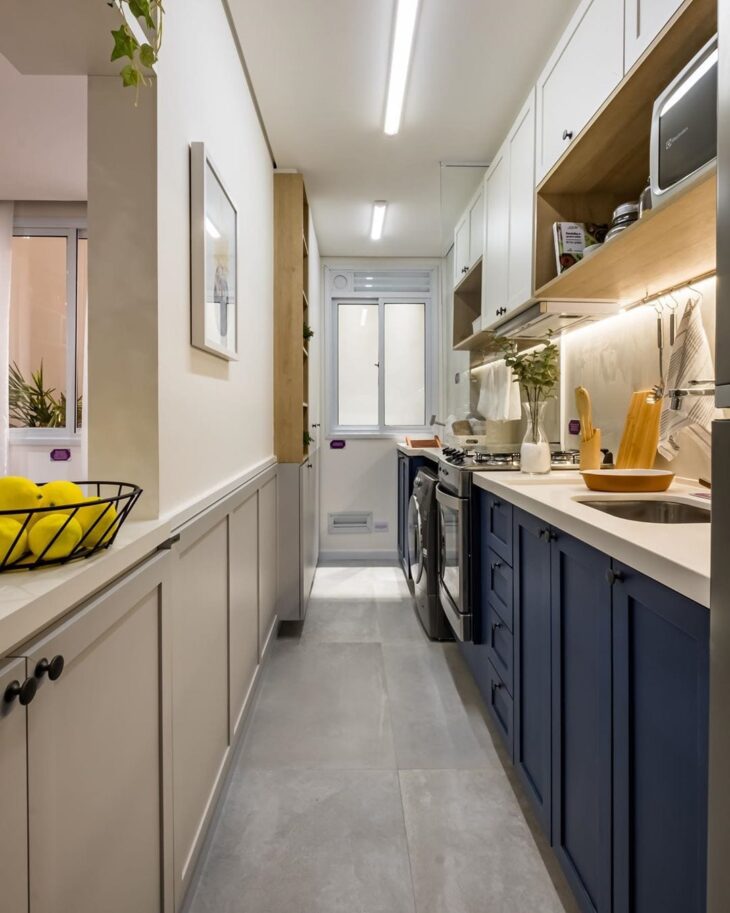 plafon led vs spots trilho iluminacao cozinha pequena