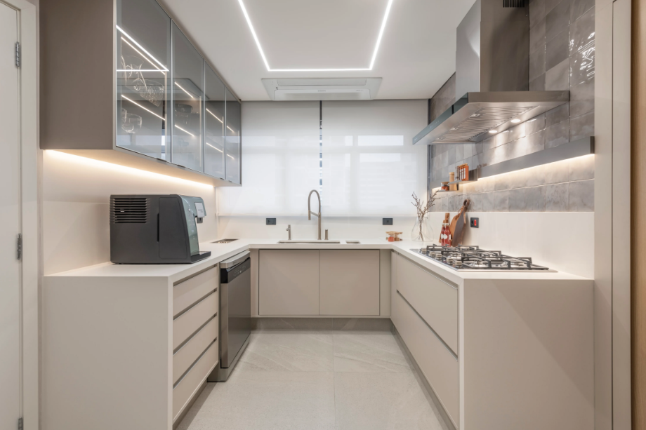 Guia completo de fitas e perfis de LED para bancadas de cozinha