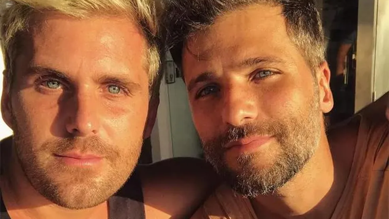 5 ideias de títulos:
1. A Trajetória Política de Thiago Gagliasso: Do Entretenimento à Assembleia Legislativa.
2. Entenda o Afastamento e as Tentativas de Reconciliação entre Bruno e Thiago Gagliasso.
3. Thiago Gagliasso: Perfil Completo do Ator e Deputado Estadual.
4. As Divergências Políticas que Afastaram Bruno e Thiago Gagliasso.
5. Lucas Gagliasso: O Primo Streamer e a Relação com Bruno e Thiago.