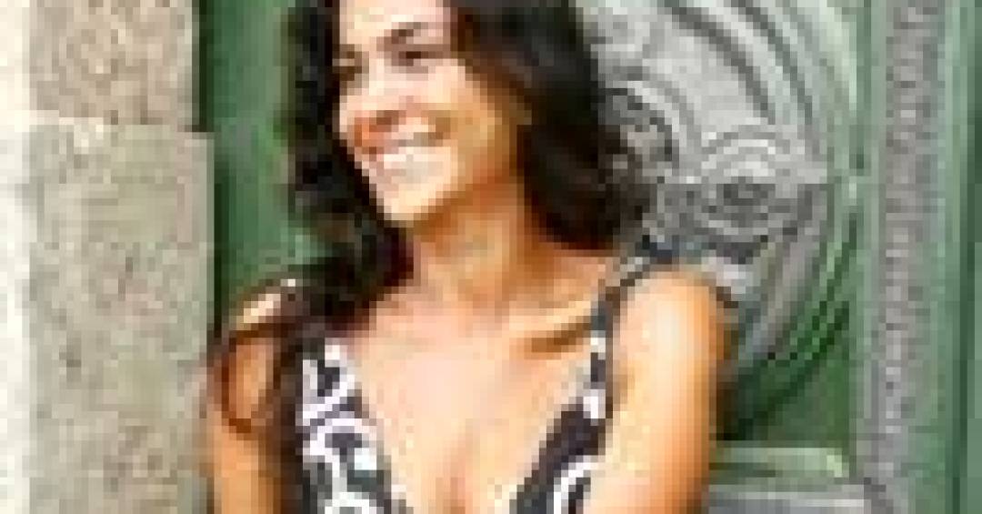 5 ideias de títulos:
1. Izabella Bicalho: A Trajetória de uma Artista Multifacetada no Brasil.
2. Os Maiores Sucessos de Izabella Bicalho no Teatro Musical Brasileiro.
3. Izabella Bicalho: Da Televisão ao Palco