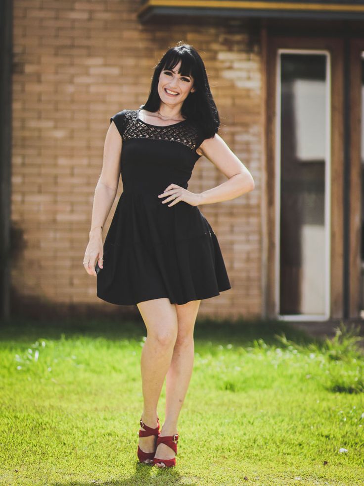 5 ideias de títulos:
1. A Evolução de Jana Sabrina: De Guru de Beleza a Influenciadora Fitness
2. Os Melhores Tutoriais de Maquiagem de Jana Sabrina: Um Guia Completo
3. Jana Sabrina: Como Ela Transformou o Cuidado com o Cabelo em Conteúdo Viral
4. Bastidores da Vida Fitness de Jana Sabrina: Rotina e Dicas
5. O Legado de Jana Sabrina: Pioneirismo e Influência na Beleza Brasileira