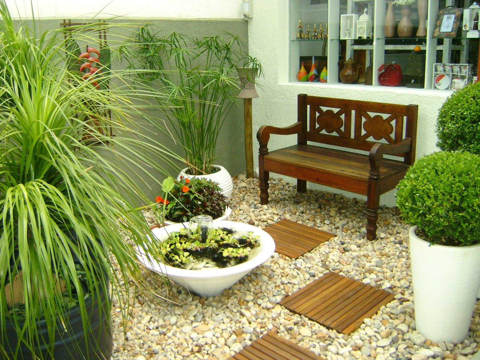 jardim com pedras brancas