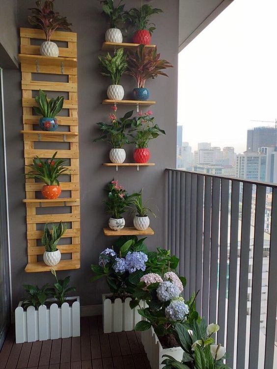 ideias de jardim vertical para varanda pequena