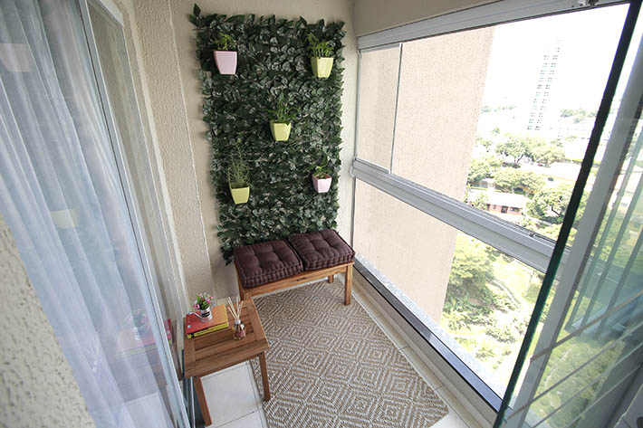 plantas ideais para jardim vertical de temperos na varanda