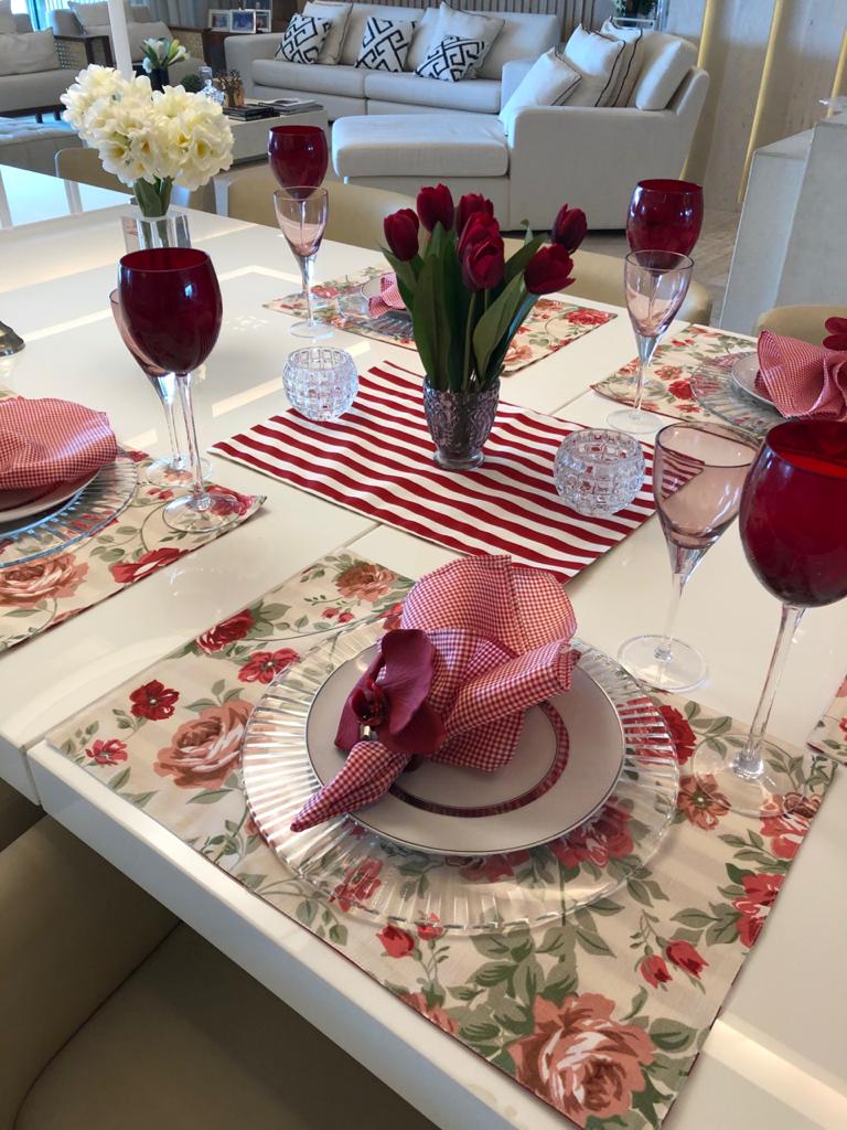 DIY: Faça seu próprio jogo americano dupla face com canto mitrado