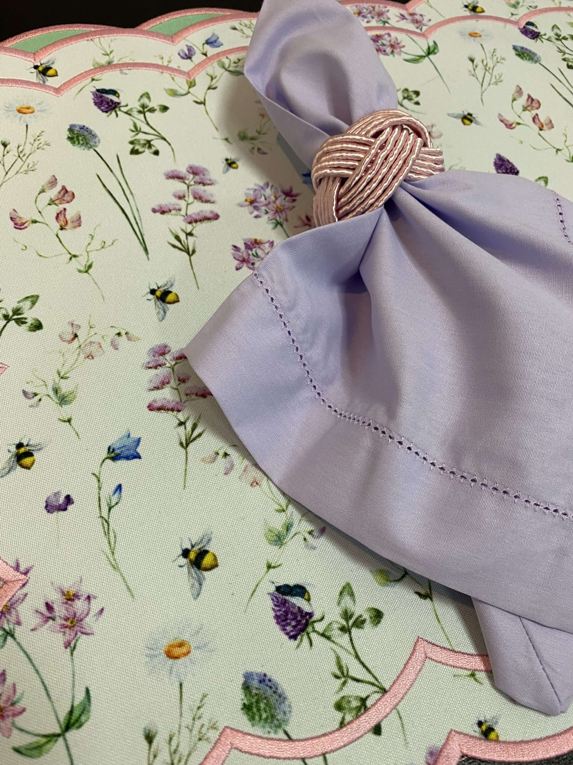 Cuidados e limpeza para jogos americanos impermeáveis