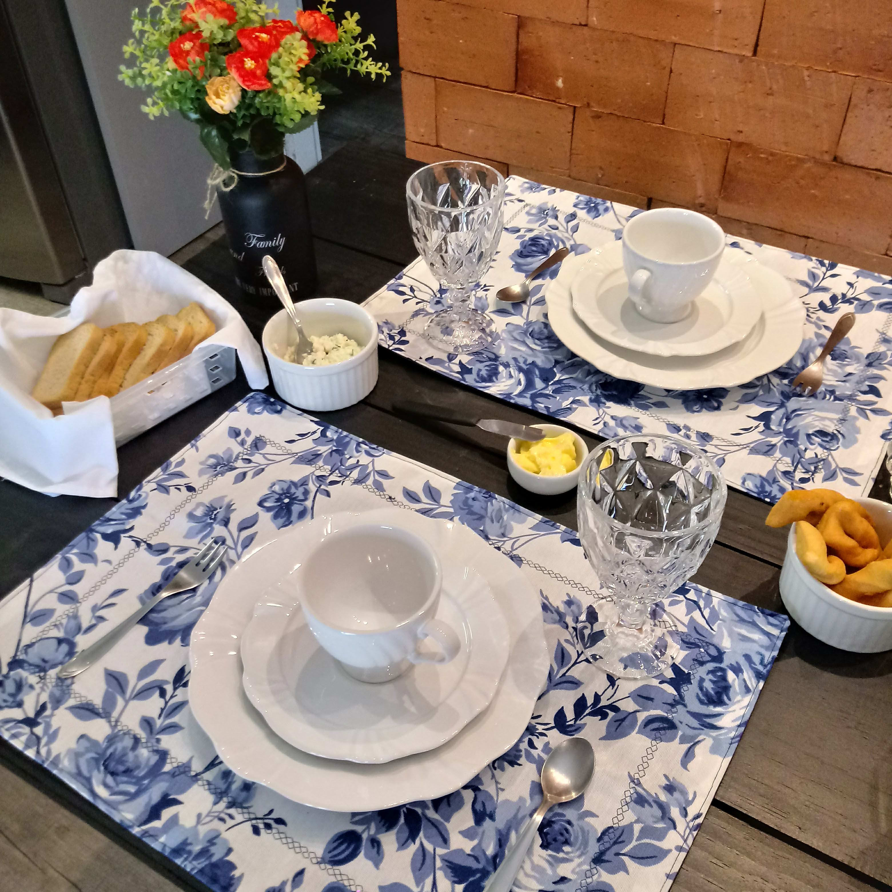 Diferenças entre jogo americano e sousplat: qual usar?