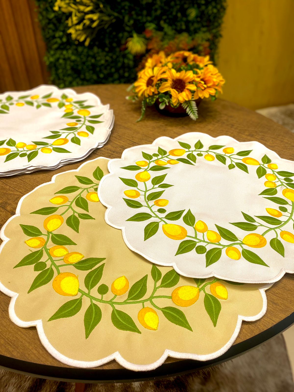 Diferenças entre jogo americano e sousplat: qual usar?