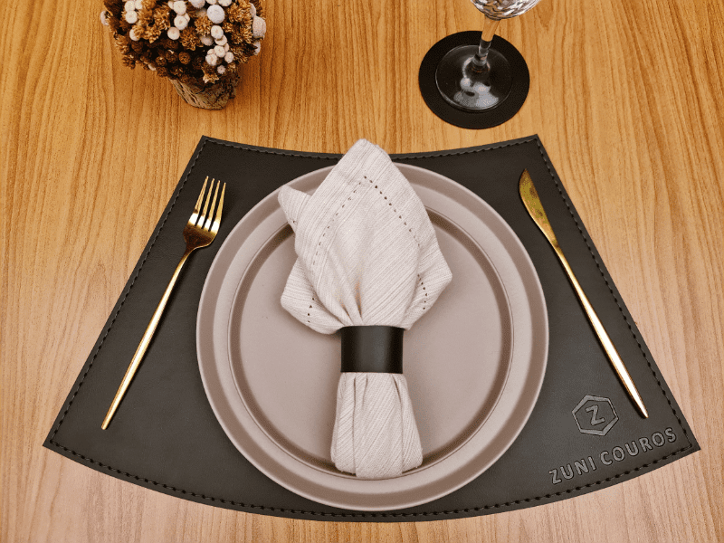 Diferenças entre jogo americano e sousplat: qual usar?