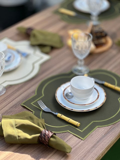 Cuidados e limpeza para jogos americanos impermeáveis