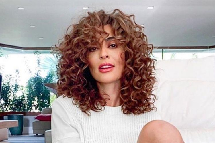 Guia Completo dos Cortes Curtos de Juliana Paes: Do Trapézio ao Cacheado Natural