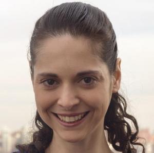 5 ideias de títulos:
1. Juliana Pereira: A Maratonista Bicampeã que Inspira
2. Perfil Executivo: A Trajetória de Juliana Pereira no Grupo Amil
3. Juliana Pereira: Da Hematologia à Pesquisa na USP
4. A Arte de Juliana Pereira: Da Música Clássica ao Cinema
5. Perícia Grafotécnica com Juliana Pereira: Desvendando Segredos da Escrita