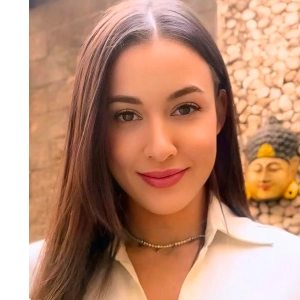 5 ideias de títulos:
1. Juliana Pereira: A Maratonista Bicampeã que Inspira
2. Perfil Executivo: A Trajetória de Juliana Pereira no Grupo Amil
3. Juliana Pereira: Da Hematologia à Pesquisa na USP
4. A Arte de Juliana Pereira: Da Música Clássica ao Cinema
5. Perícia Grafotécnica com Juliana Pereira: Desvendando Segredos da Escrita