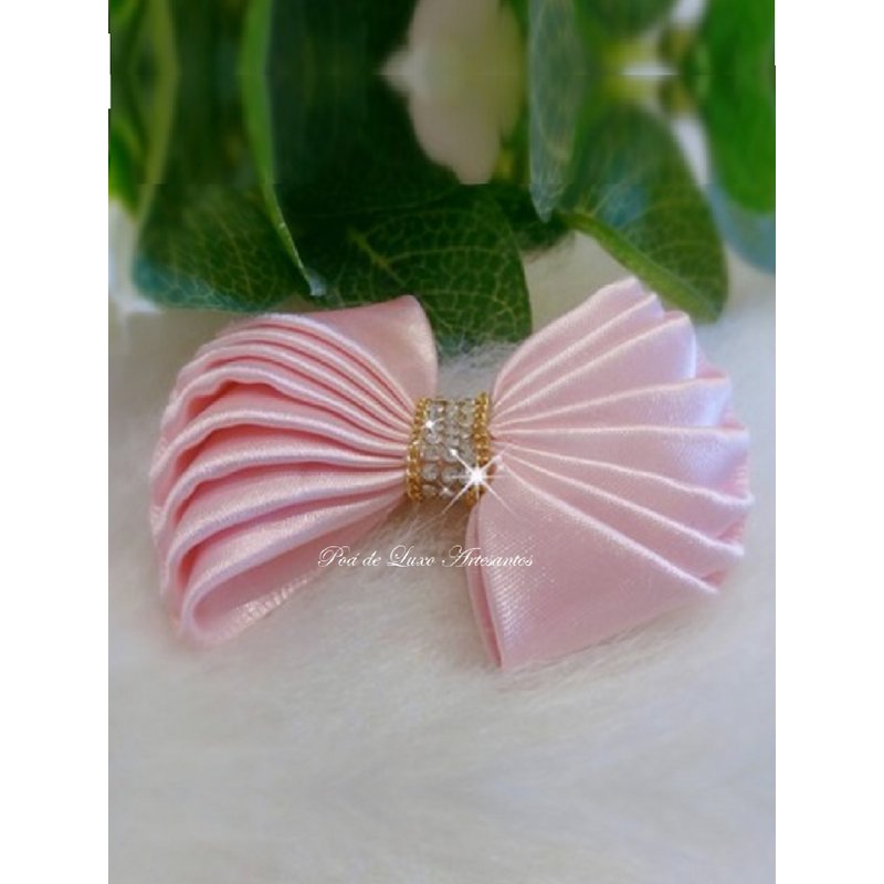 Materiais Essenciais para Criar Laços de Cabelo Perfeitos