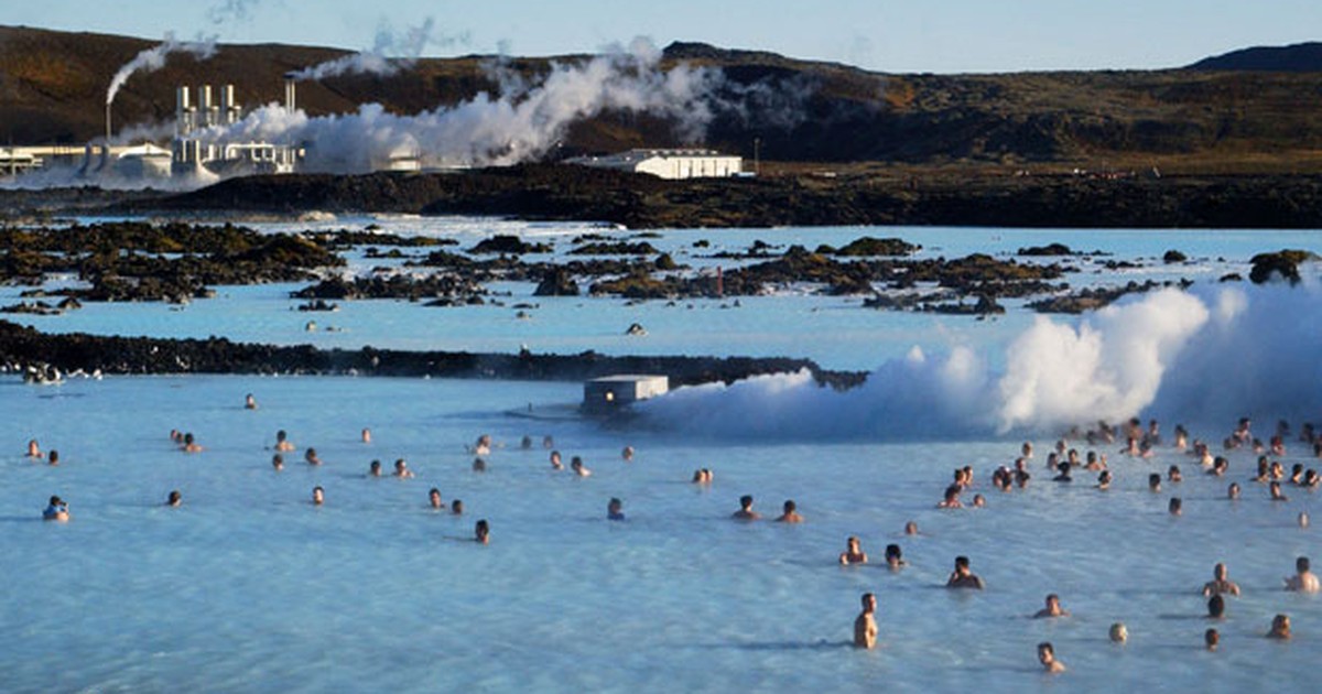 5 ideias de títulos:
1. Guia Completo: Como Planejar Sua Visita à Lagoa Azul na Islândia
2. Lagoa Azul: Descubra os Benefícios Terapêuticos das Águas Islandesas
3. Dicas Essenciais para Aproveitar ao Máximo a Sua Experiência na Blue Lagoon
4. Blue Lagoon vs. Outras Fontes Termais na Islândia: Qual Escolher?
5. Logística e Acesso à Lagoa Azul: Transporte e Reservas