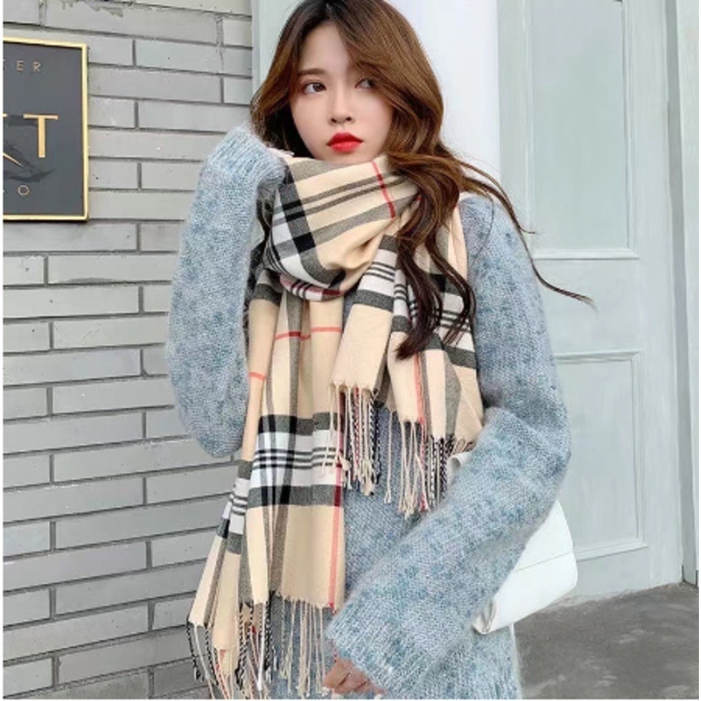 Tendências de moda: como usar lenços Burberry em 2024