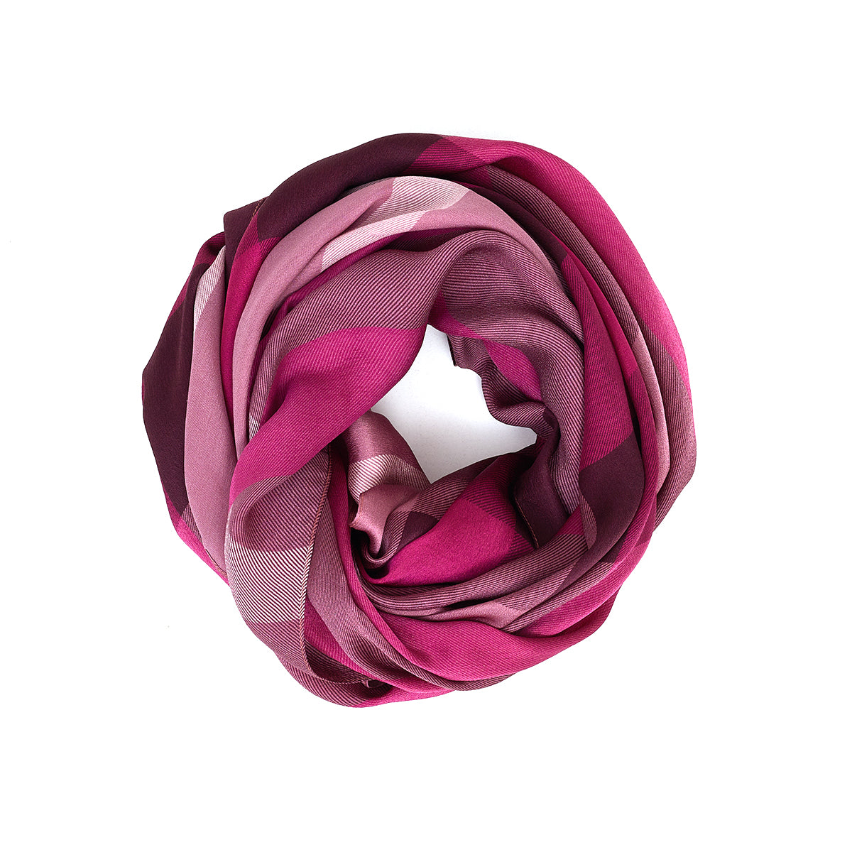 Como identificar um lenço Burberry falso