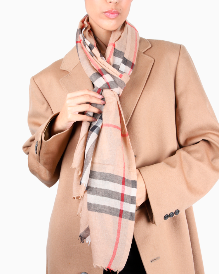 Onde comprar lenços Burberry seminovos com segurança