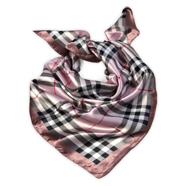 Como identificar um lenço Burberry falso