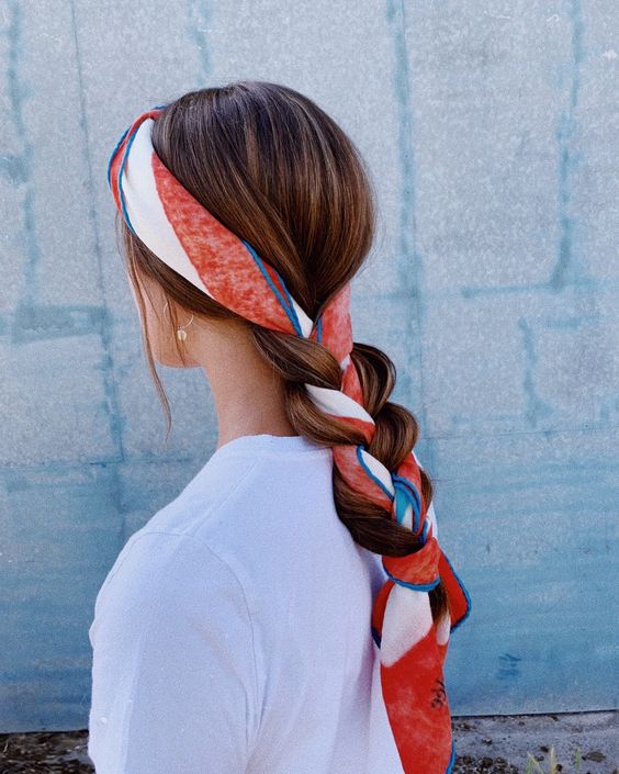 lenço de seda versus cetim para cabelo