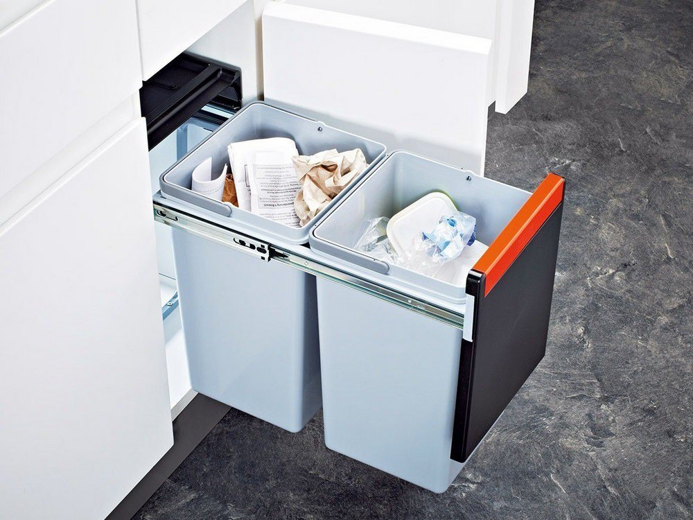 lixeira embutida no armário da cozinha