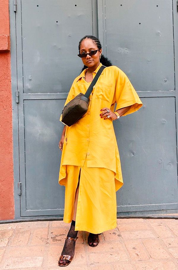 5 ideias de títulos para posts sobre looks amarelos:
1. Amarelo Manteiga: A Cor Que Vai Dominar Seus Looks em 2025/2026
2. Como Combinar Amarelo: Dicas Infalíveis para um Visual Moderno
3. Do Casual ao Elegante: 5 Maneiras de Usar Amarelo no Dia a Dia
4. O Poder do Amarelo: Looks que Transmitem Otimismo e Alegria
5. Tendências de Cores: Explorando o Amarelo em Diferentes Ocasiões