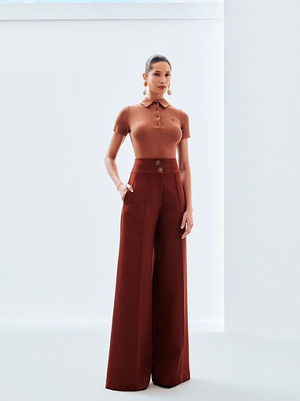 calça pantalona marrom alfaiataria