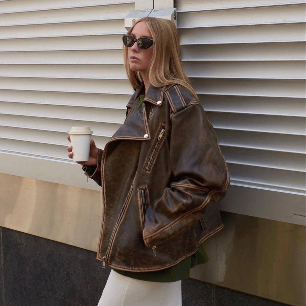 Do Dia à Noite: 10 Looks com Jaqueta de Couro Marrom para Todas as Ocasiões