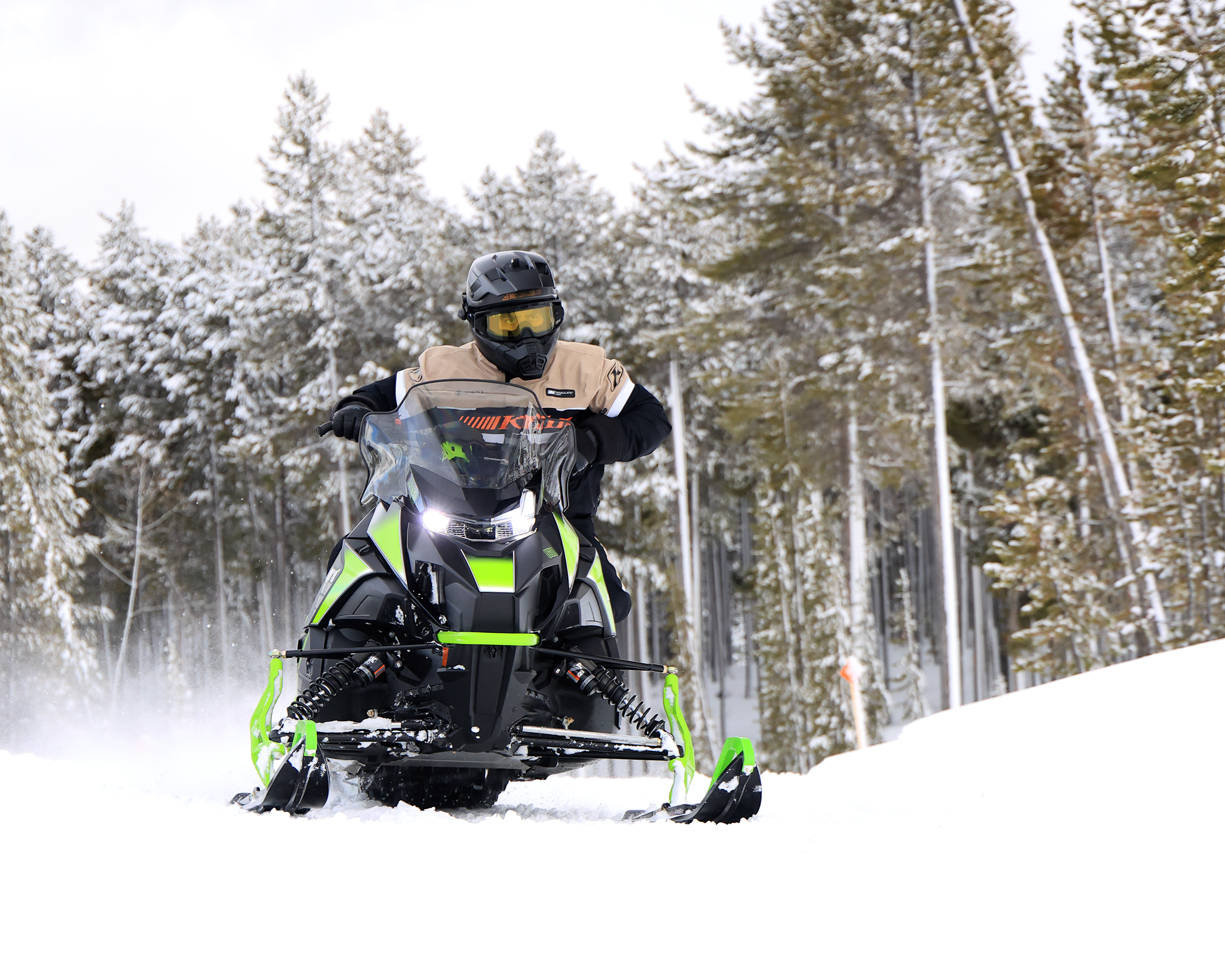 Acessórios Essenciais: Bolsas Neon e Óculos Máscara para Arrasar em 2026