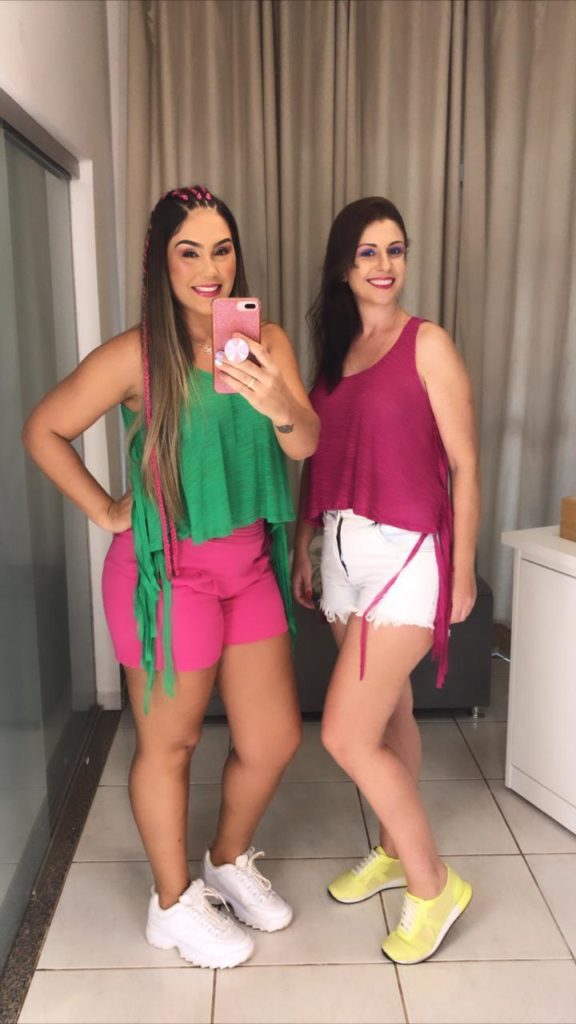 Blazers Coloridos: O Truque de Styling Essencial para 2026