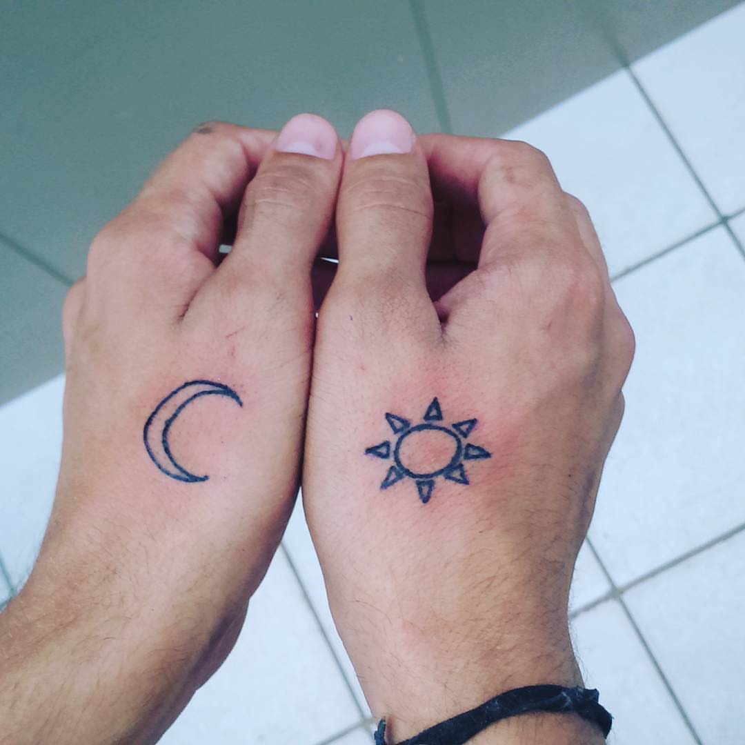 tatuagem lua contorno