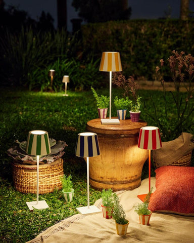 evite erros ao escolher lustre para jardim externo