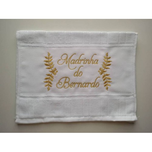 Presentes Criativos para Madrinhas: Além da Toalha Bordada