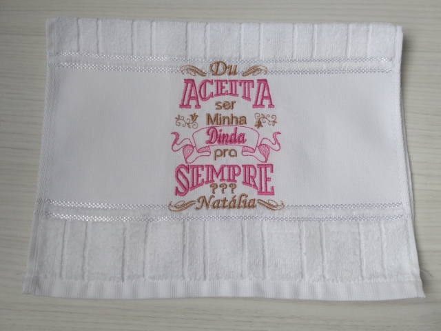 DIY: Personalizando Toalhas para Madrinhas de Casamento e Batizado